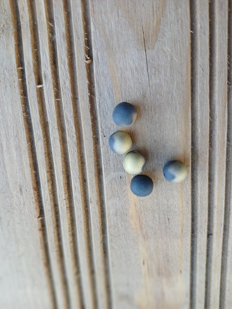 skleněný  korálek 8 mm hnědozlatý