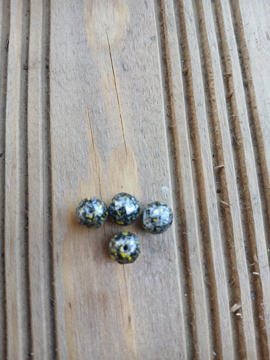 skleněný korálek 8 mm růžička