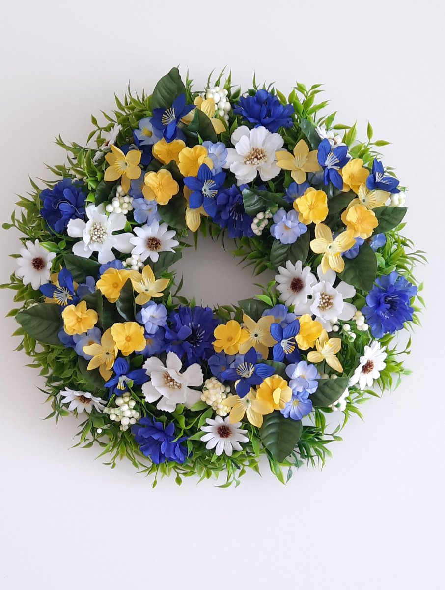 Umělý věnec na dveře 