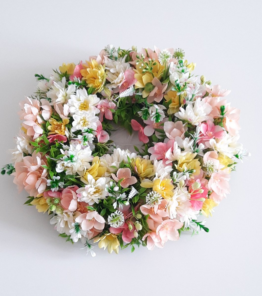 Umělý věnec na dveře 