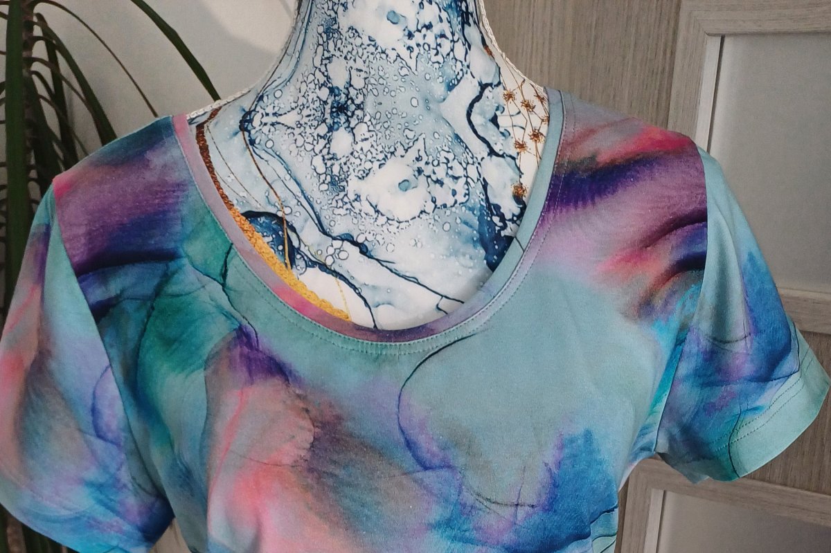 Tričko - rozlité barvy velikost 42- L