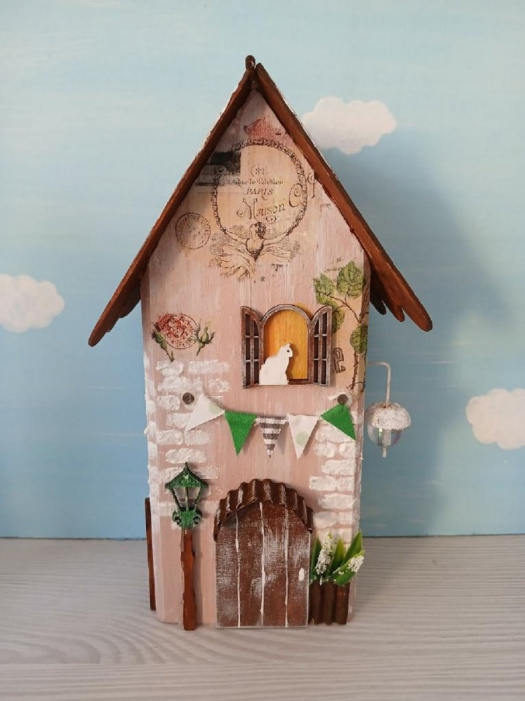 Dřevěný dekorativní domeček č.4 - 8 x 20 x 6 cm