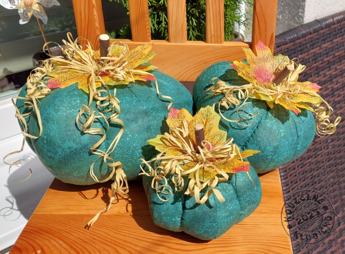 Šitá dýně TMAVĚ ZELENÁ S KYTIČKAMI