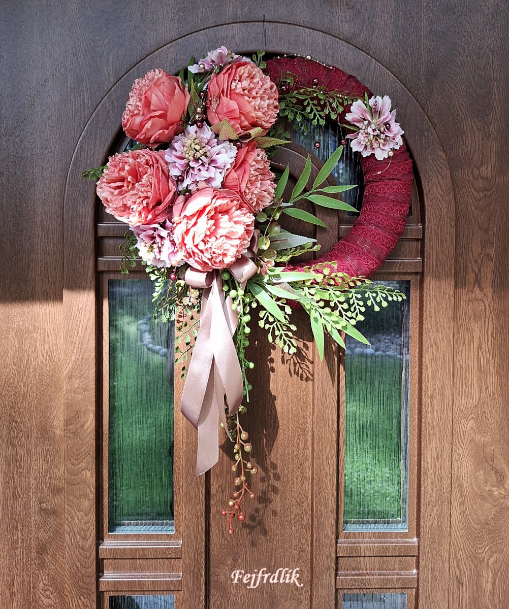 romantický věnec na dveře..