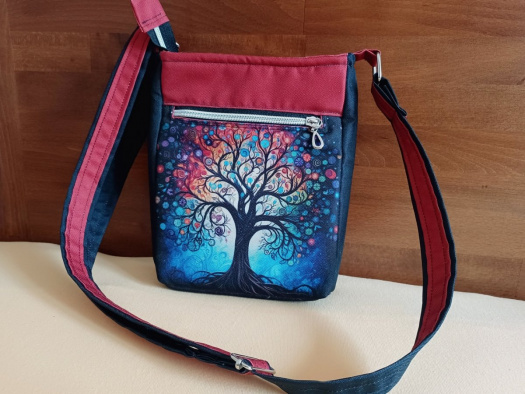 Malá crossbody z kočárkoviny - strom