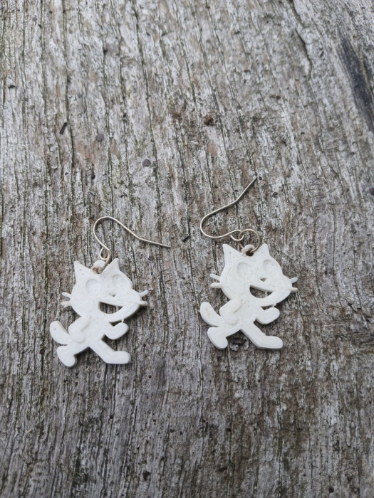 náušnice kočičky v bílé