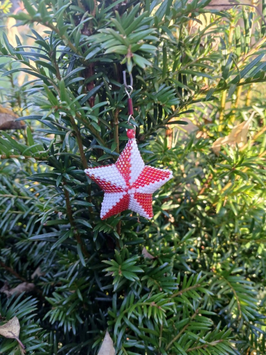 červeno bílá vánoční 3D hvězda