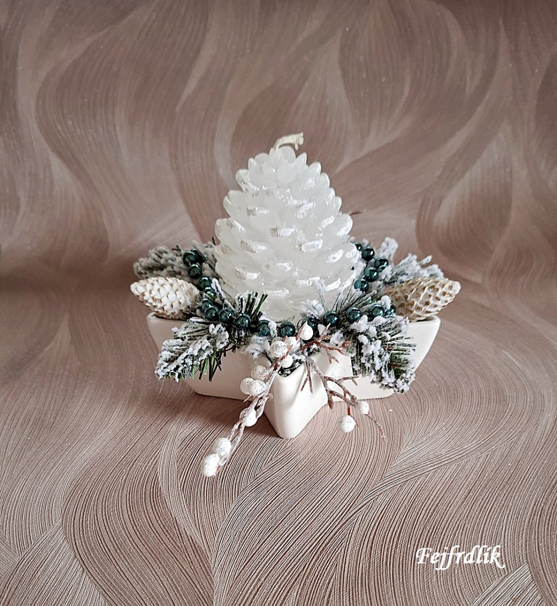 vánoční svícen ,,šiška ve hvězdě,,