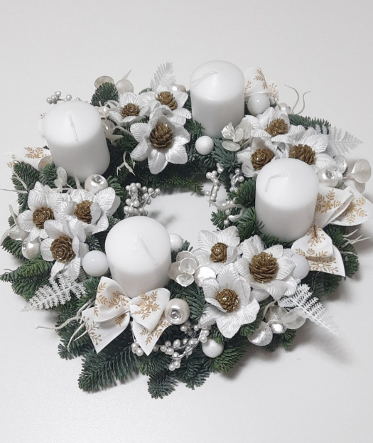 Adventní věnec z živého chvojí  bílý 