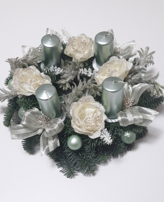 Adventní věnec z živého chvojí  -mentolový 