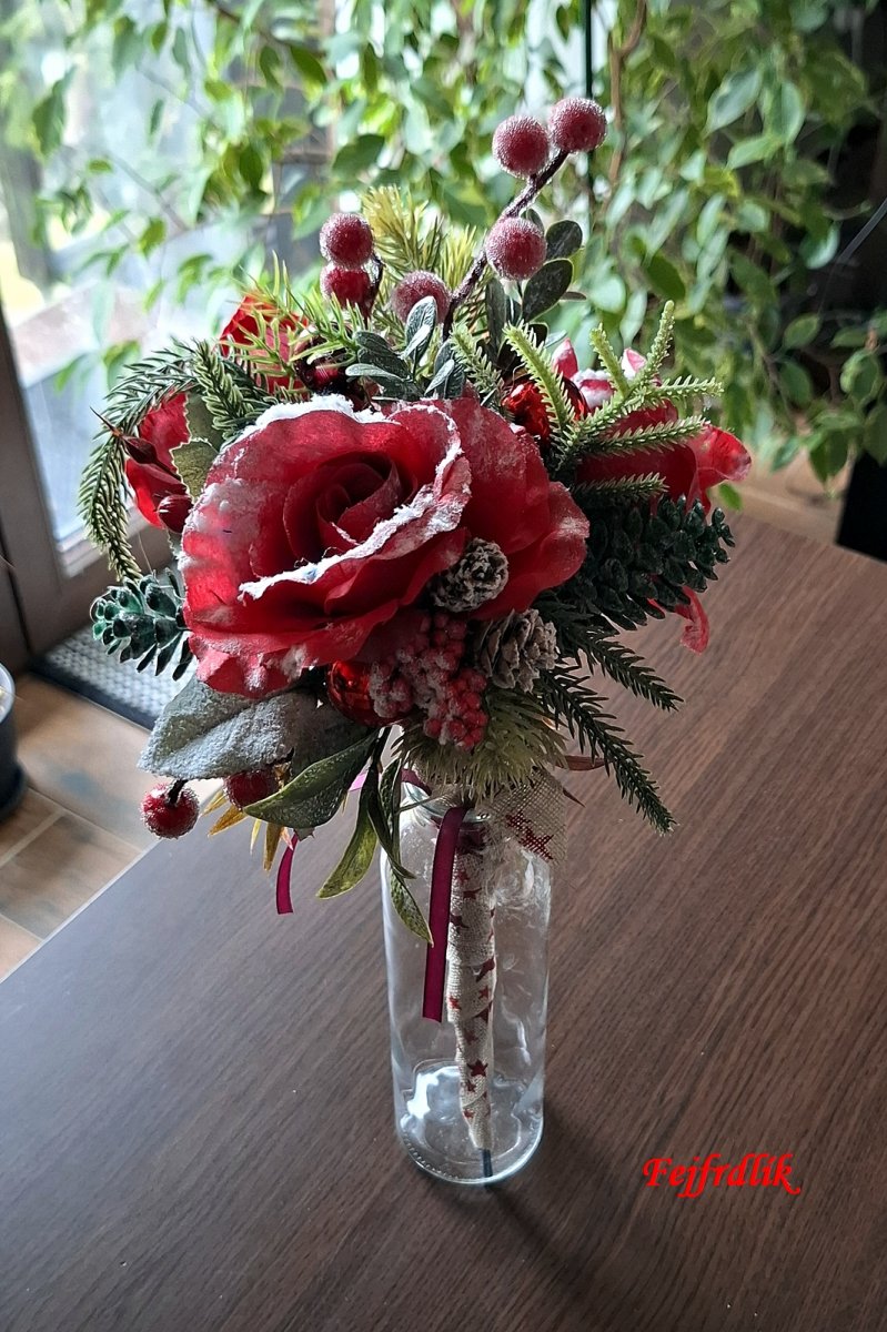 vánoční kytička ,,zasněžené růže,,