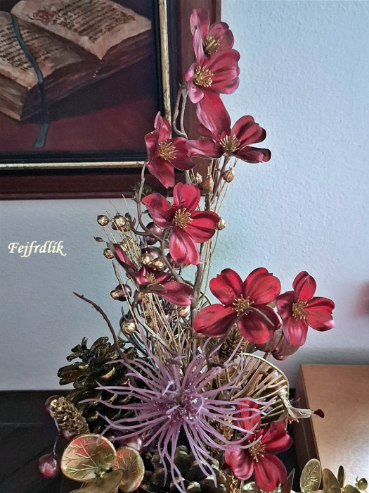 Vánoční kytice, extravagantní velice ;-).