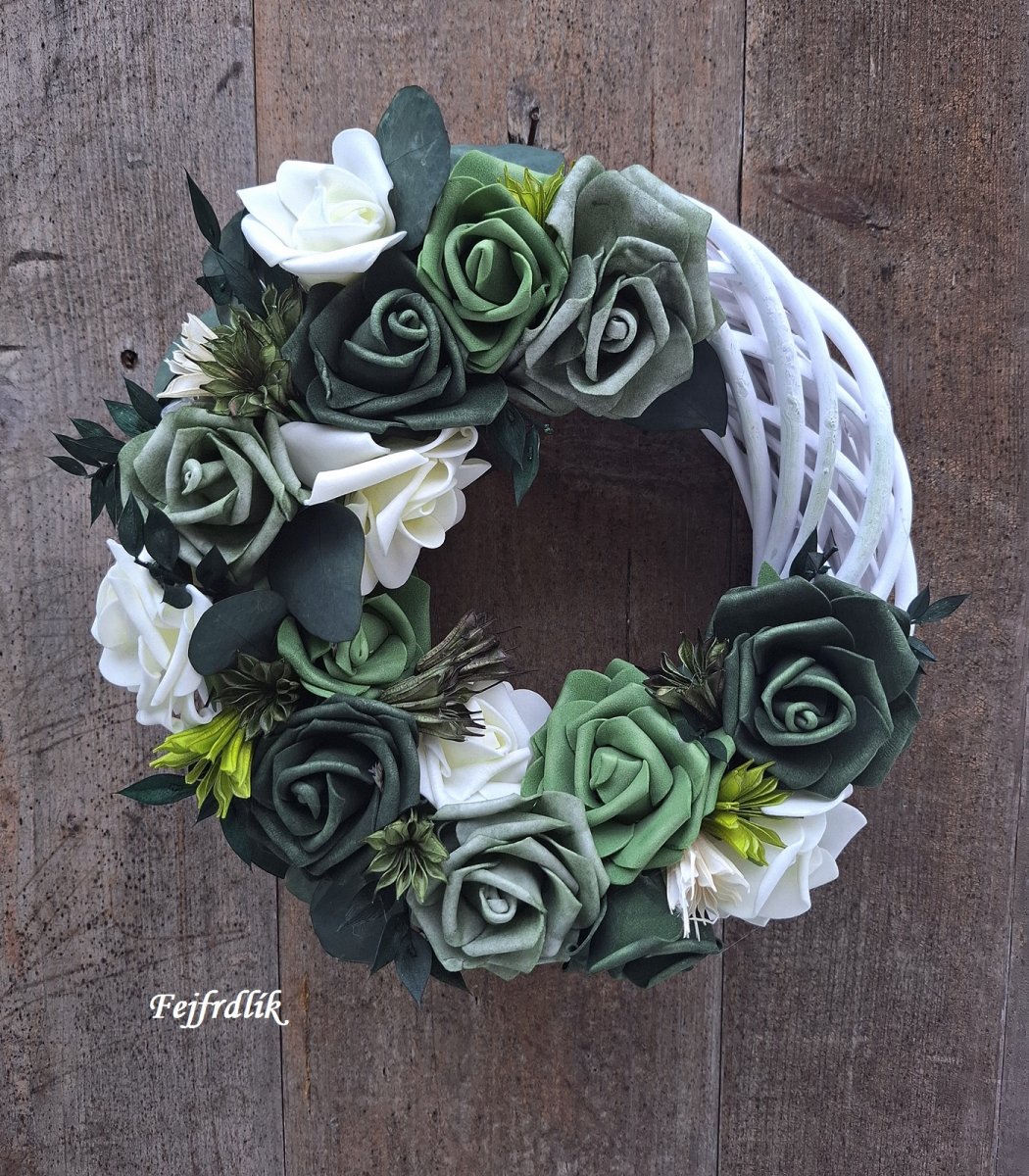 věneček-růže v eukalyptu..
