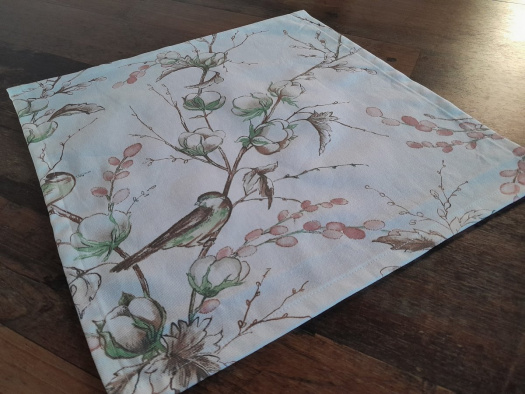 Čtvercový ubrus.....ptáček s bavlníkem