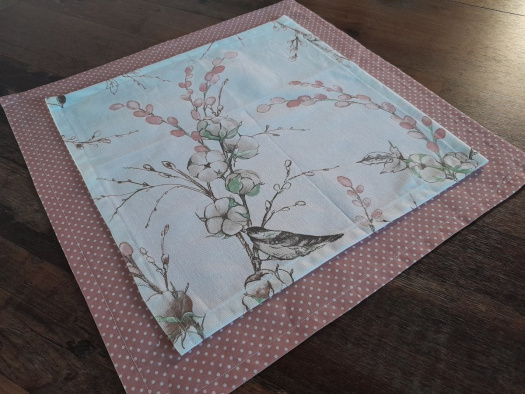 Čtvercové ubrusy......starorůžový puntík a bavlník