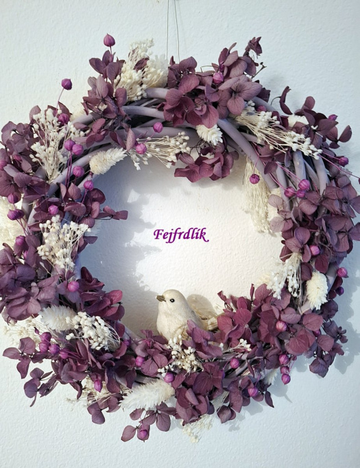 věneček s hortenzií a ptáčkem..