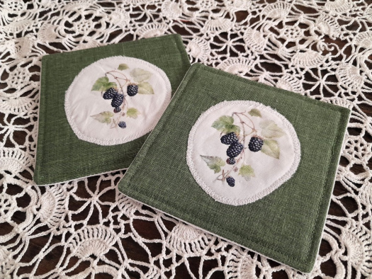 Prostírka.....lesní plody sada 2 kusy