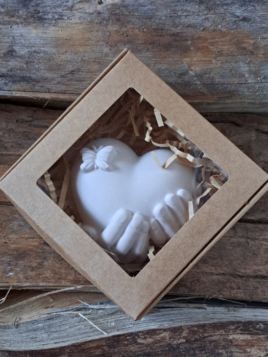 SRDCE V DLANÍCH bílé DÁRKOVÉ BALENÍ