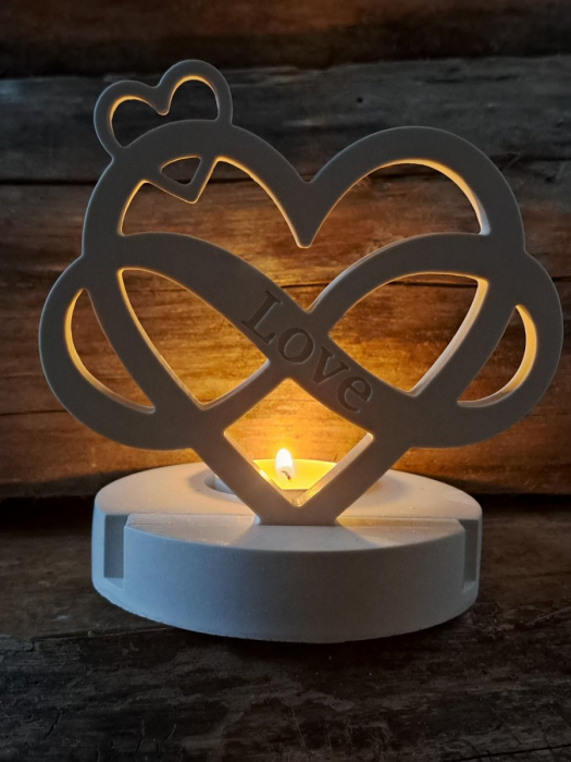 SVÍCEN LOVE A NEKONEČNO