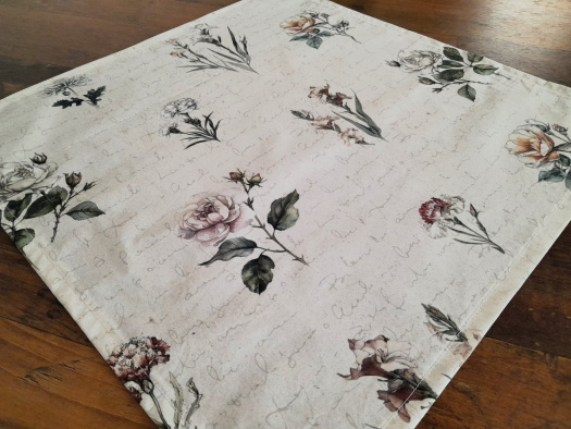 Čtvercový ubrus......něžná zahrada II.