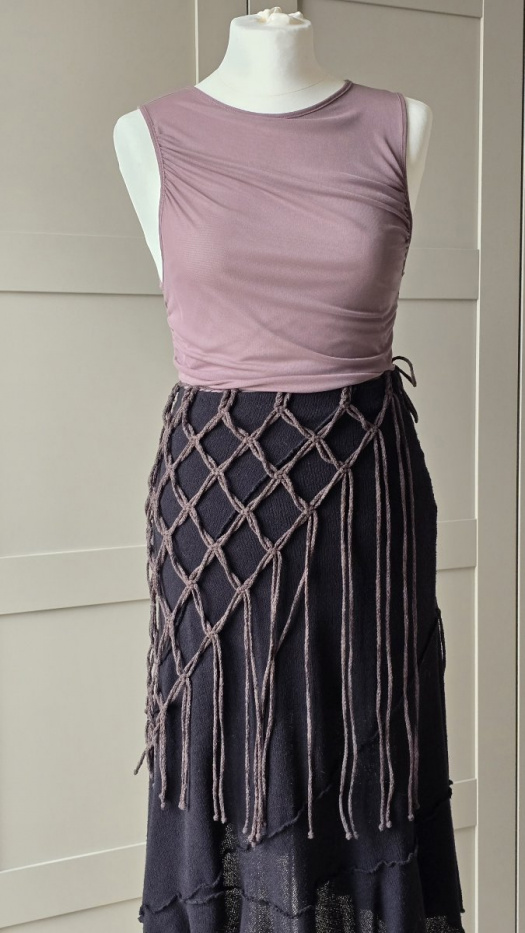 Macramé sukně – must-have kousek pro jaro a léto.