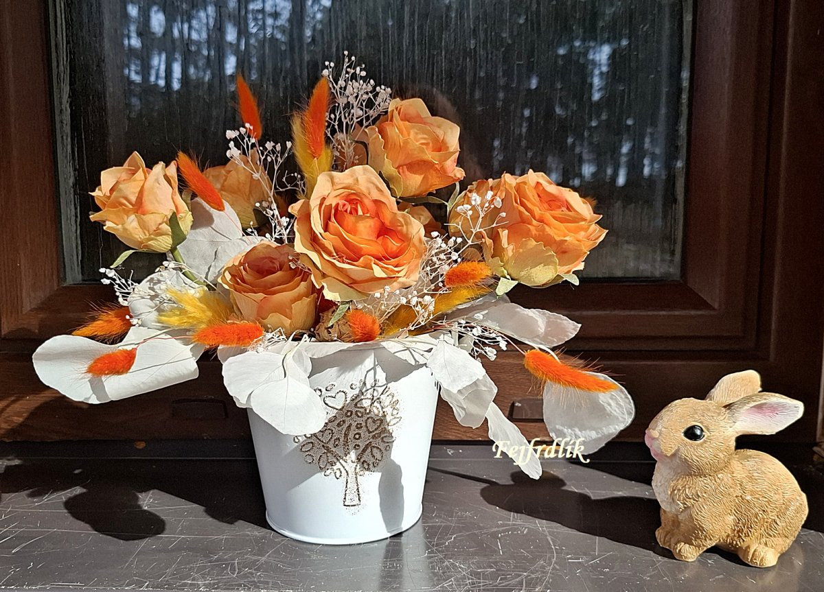 meruňkové růže v eukalyptu ..