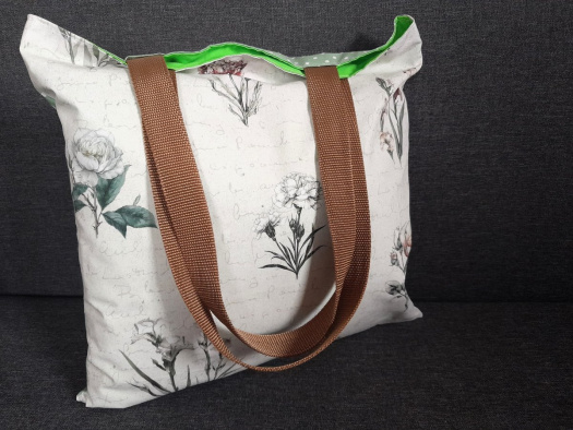 Taška......rozkvetlá zahrada