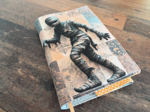 nastavitelný obal na knihu.....mumie