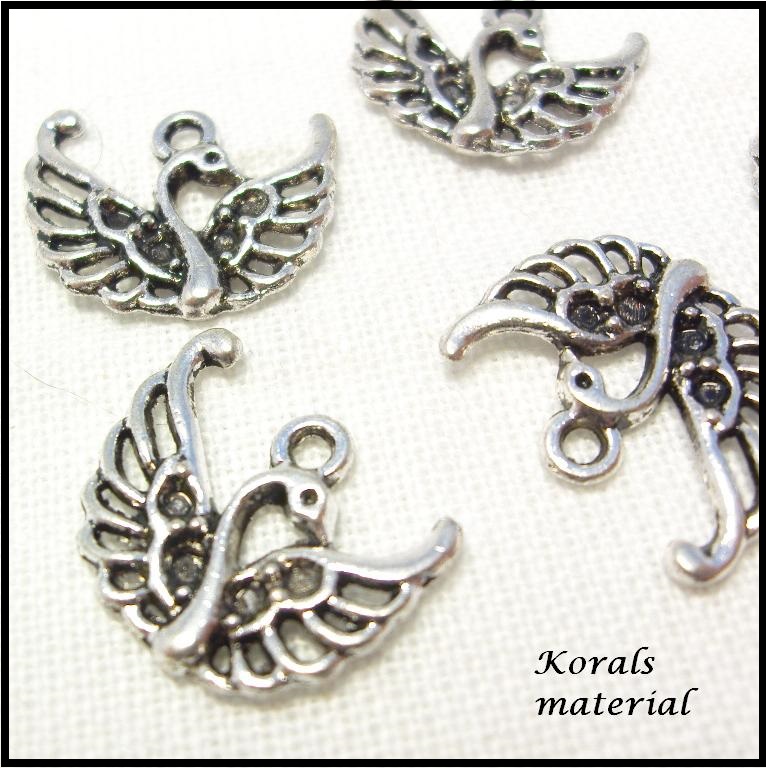 2066 Přívěsek kovový LABUŤ /starostříbrná b./ 10ks