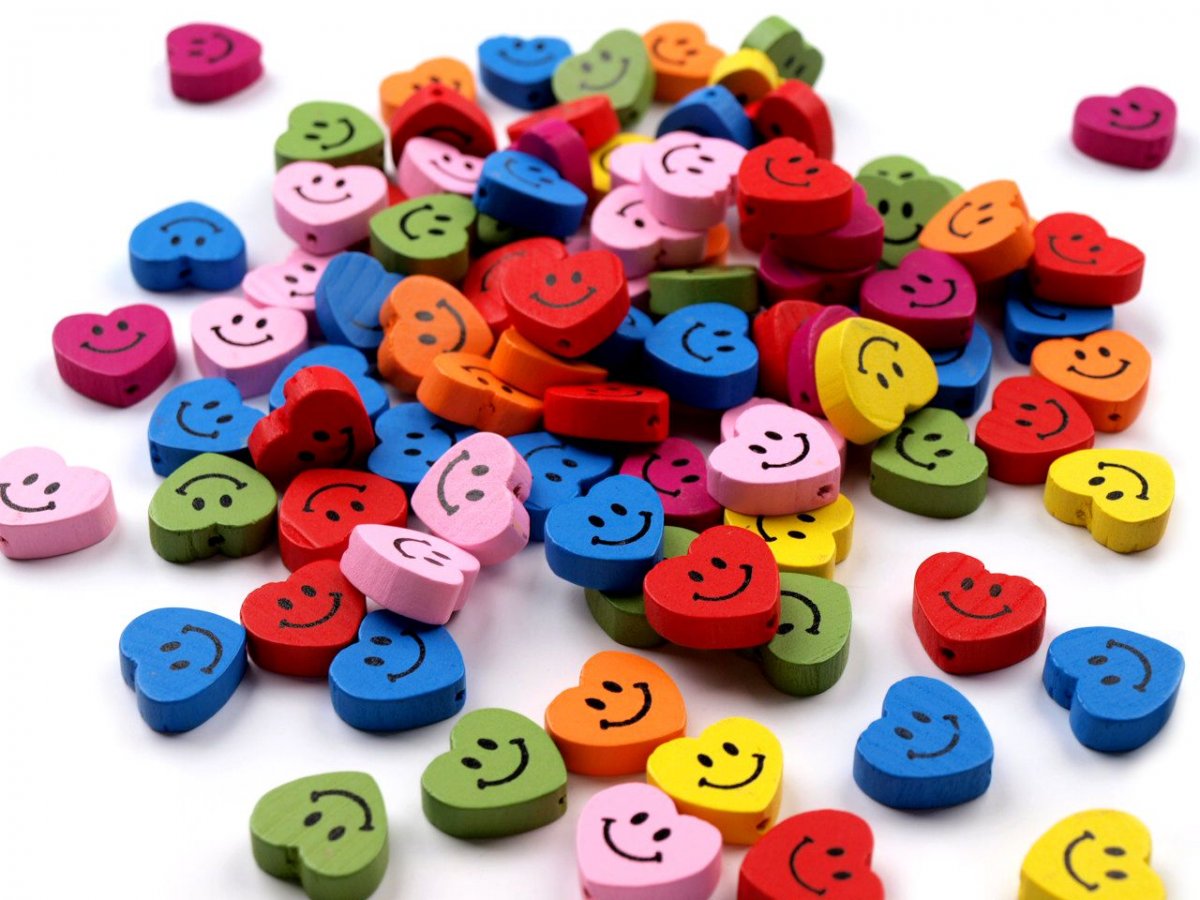 Dřevěný korálek Srdce 4ks- červená, modrá