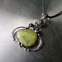 Náhrdelník Aeryn  (opál + granát)