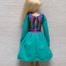 Barevné šaty pro Barbie