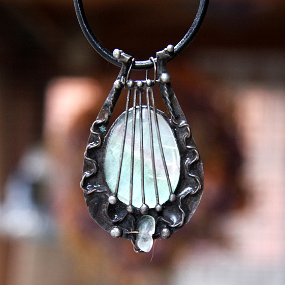 Harfa - Fluorit + Náušnice ZDARMA...