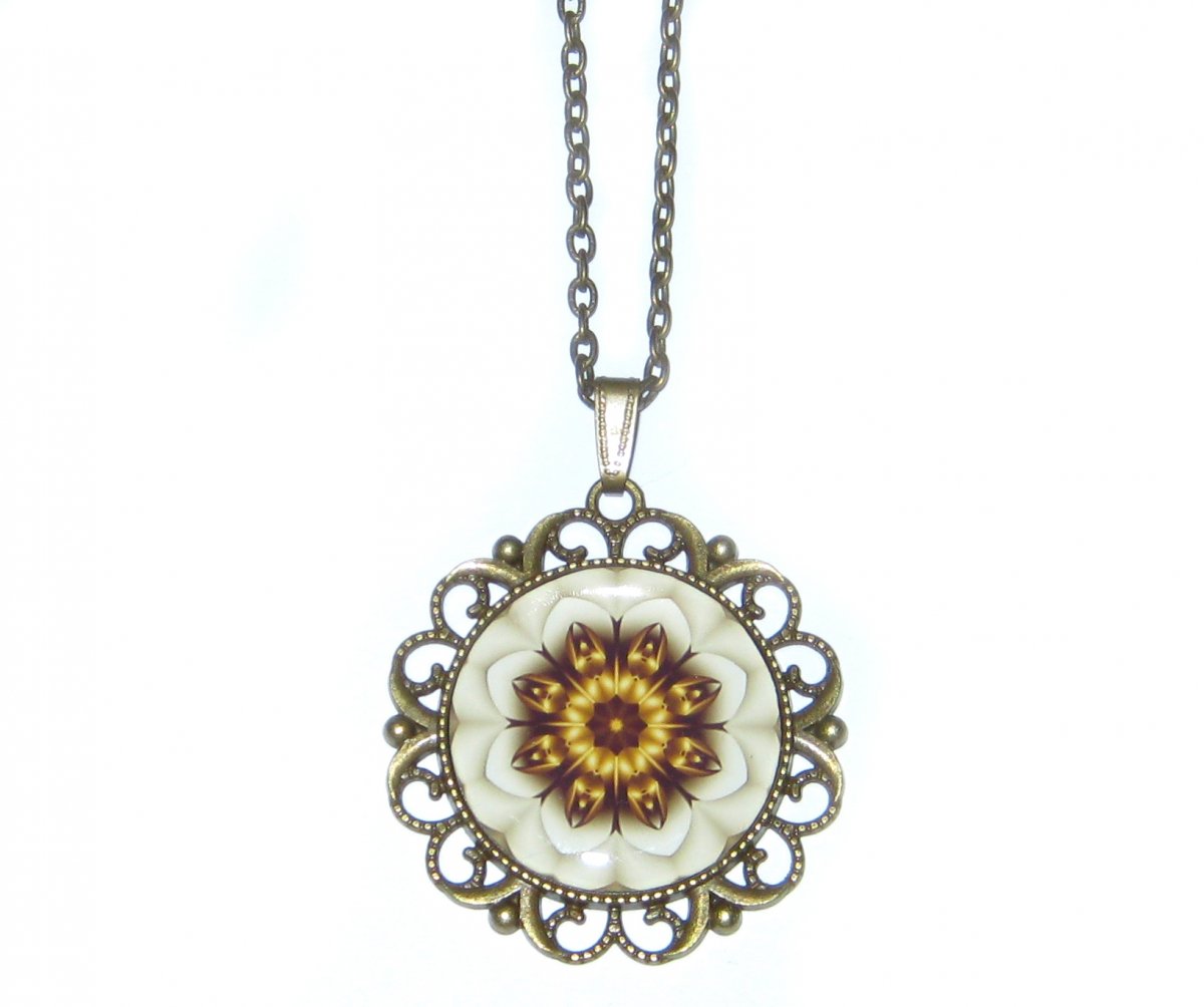 Přívěsek...Květ nebo Mandala?