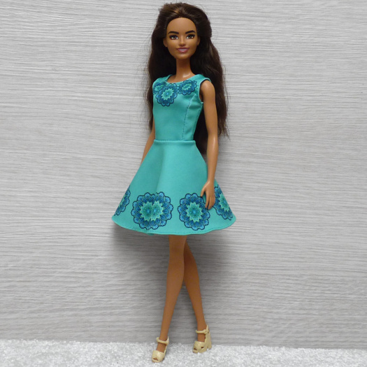 Krátké šaty pro Barbie