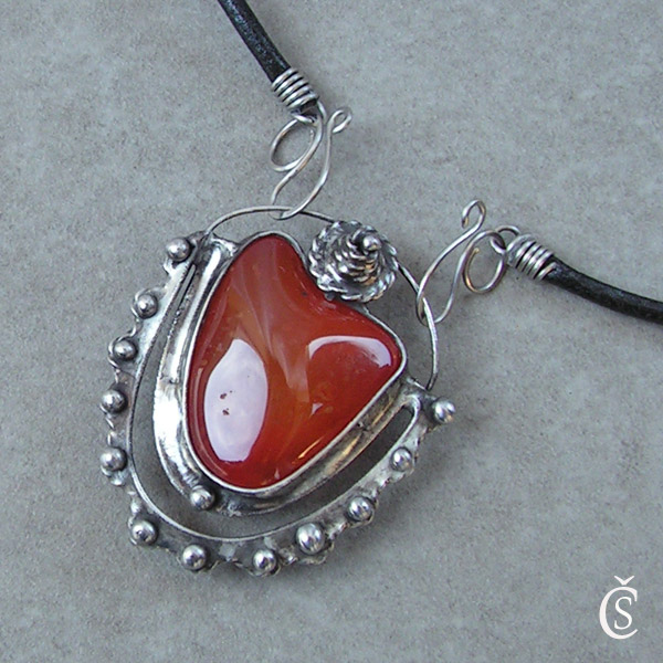 Na houpačce - Karneol