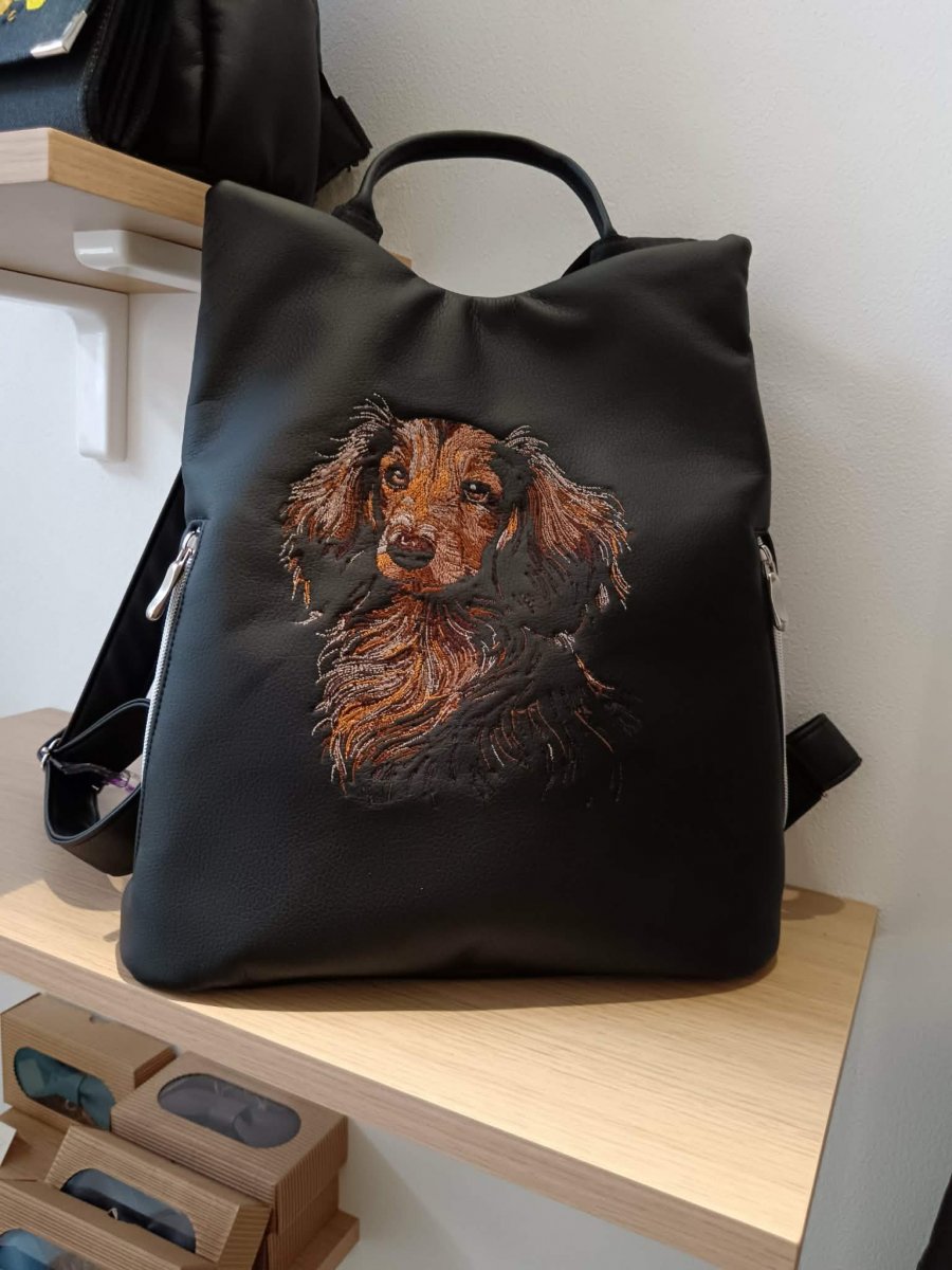 Vyšívaný batoh Safe -Jezevčík dlouhosrstý