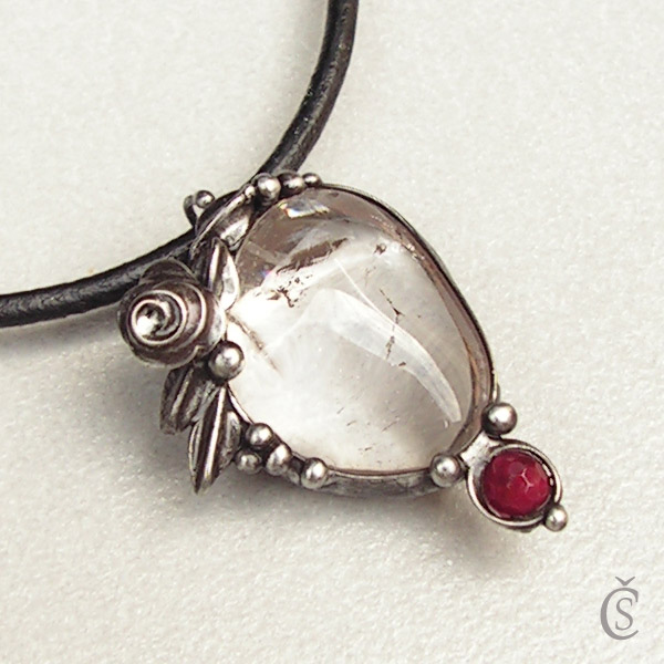 S růží - Křišťál, Rubín