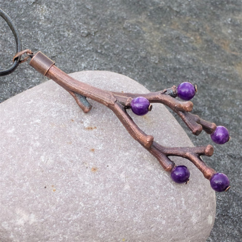 Větvička s bobulkami achátu*na krk