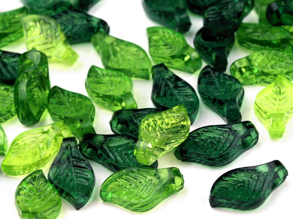 Plastové lístečky 5 x 10 mm (140ks) - mix