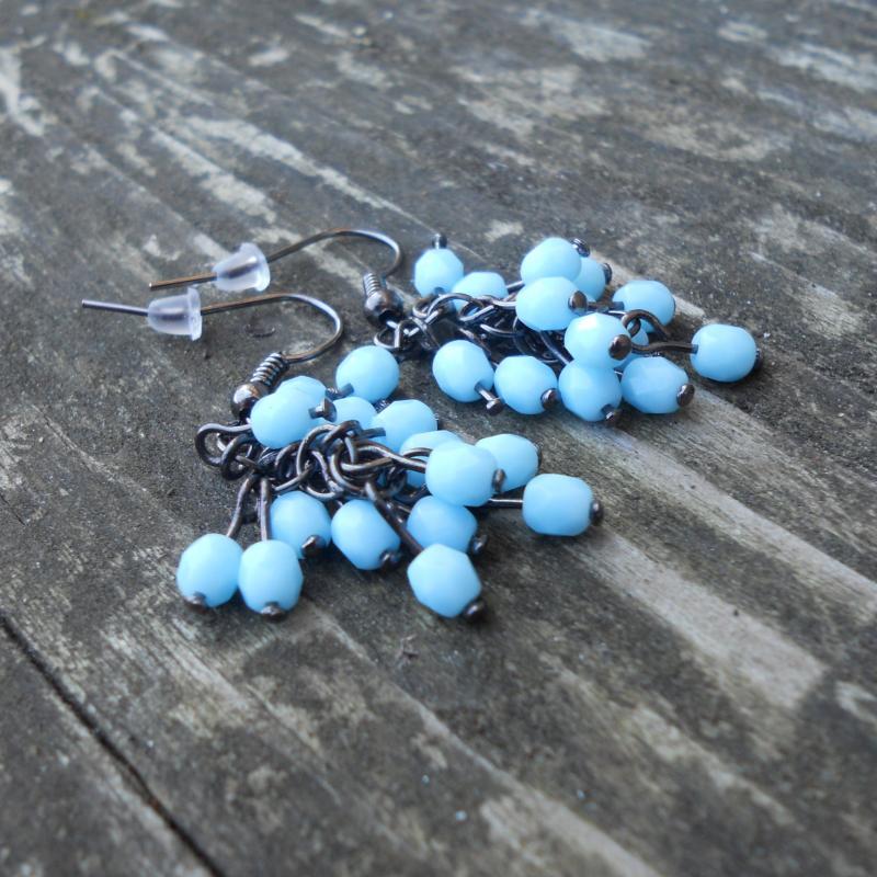 bleděmodré střapečky