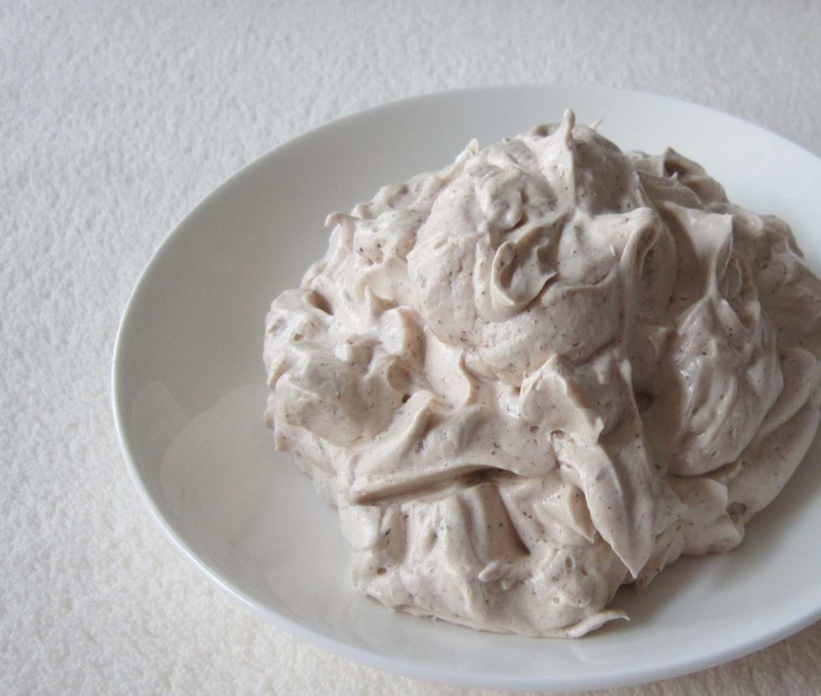 Peelingová a mycí šlehačka „káva-skořice“. 