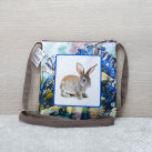 Menší barevná kabelka s králíčkem