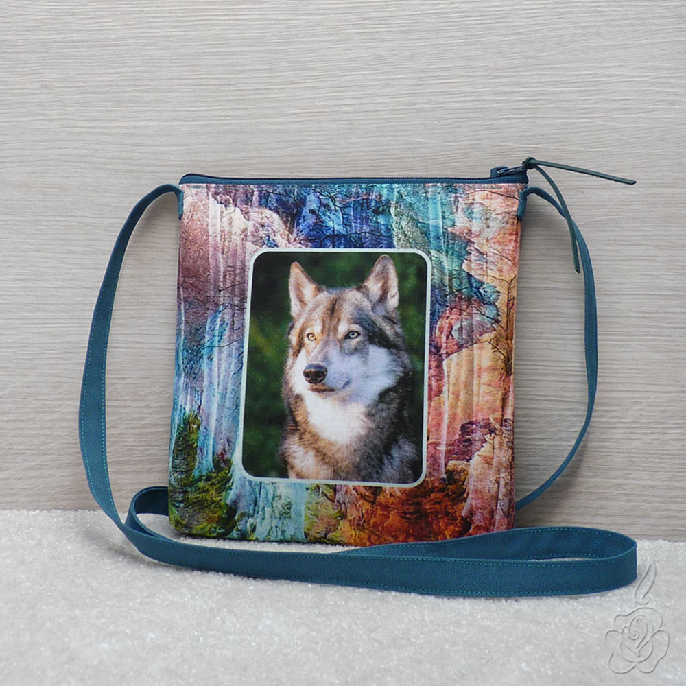 Menší barevná kabelka s vlčákem