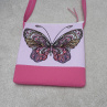 Růžová kabelka s motýlem