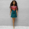 Barevné minišaty pro Barbie