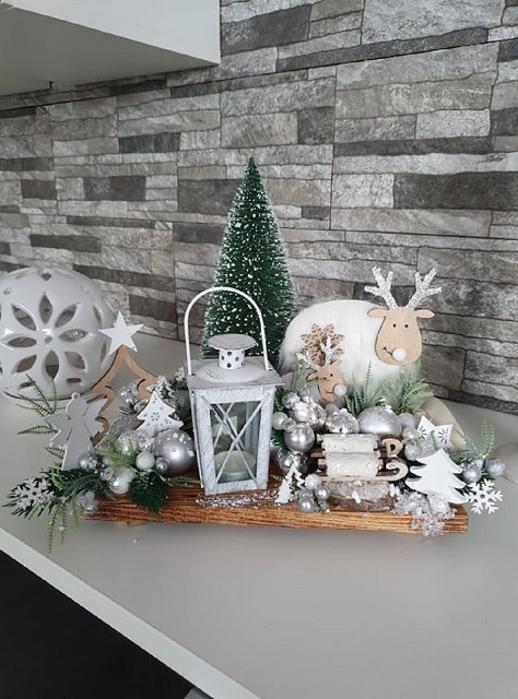 Vánoční přírodní tác se sobíky a lucerničkou - dekorace 