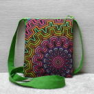 Menší barevná kabelka