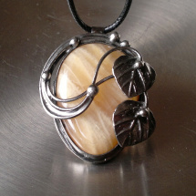 Náhrdelník Elune (měsíční kámen)