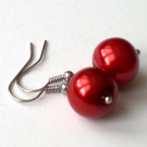 Tmavě červené perly